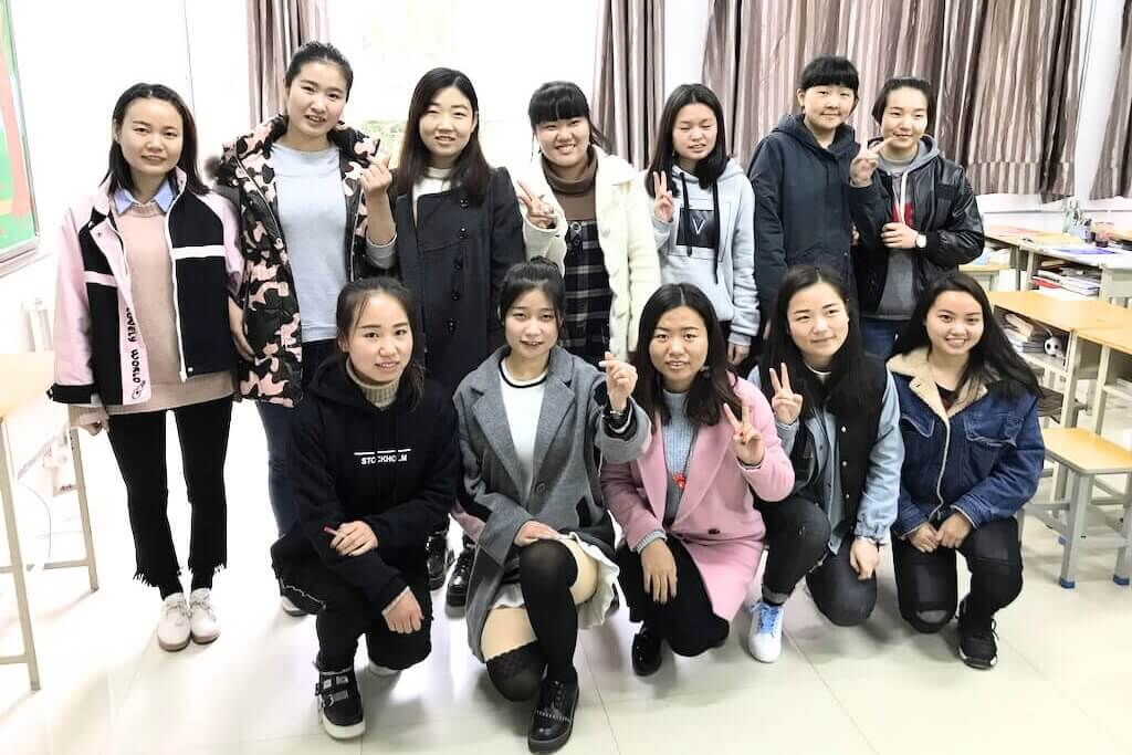 研修を受ける実習生